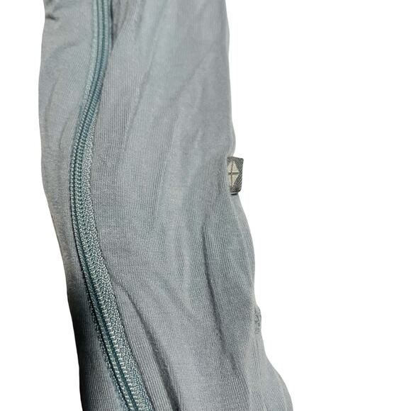 Kyte Baby 9-12 Month Gray Boys Bamboo One Piece Zippy Pajamas Sleeper Footed - Picture 2 of 6